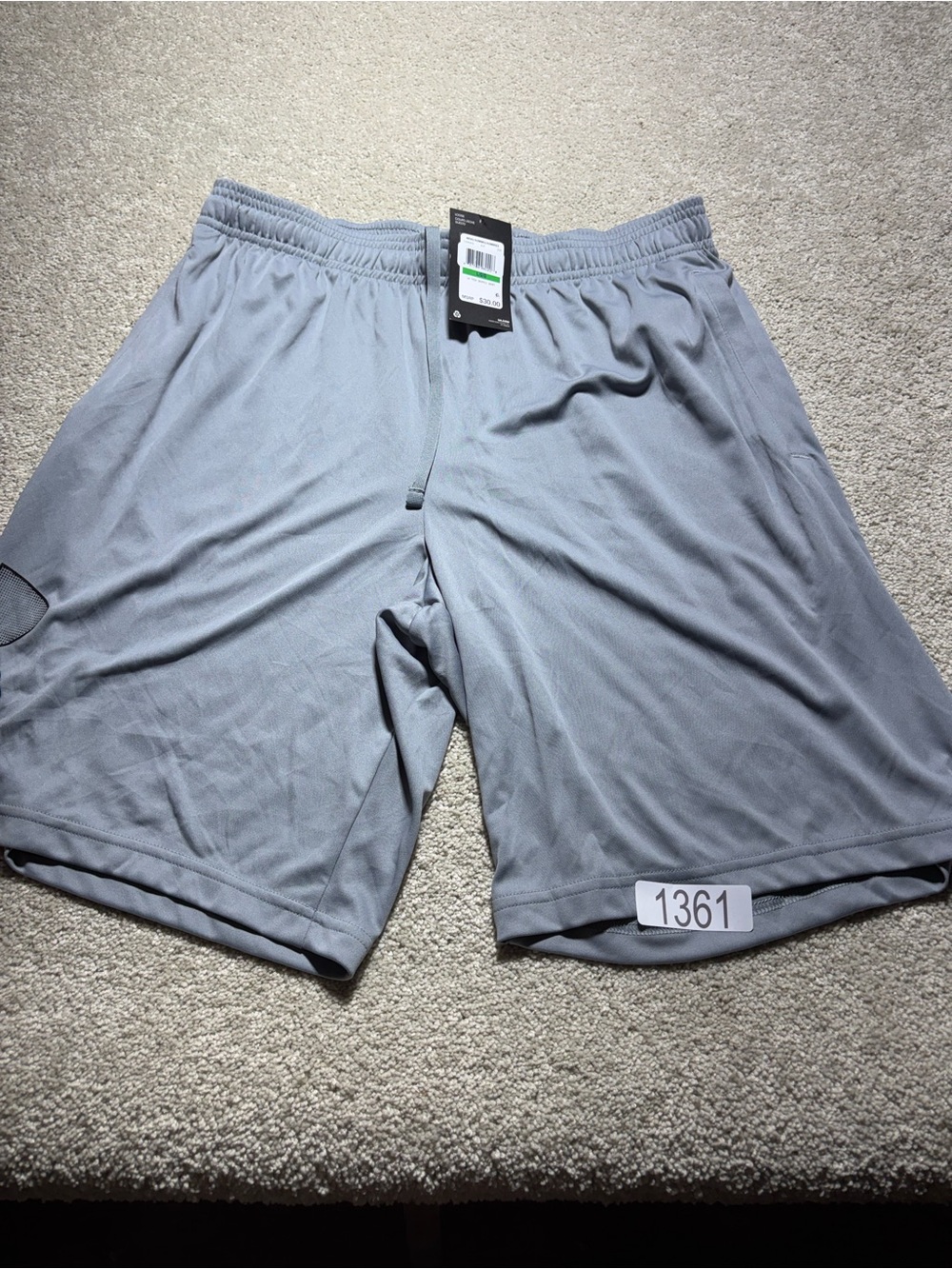 Under armour men’s grey athletic shorts sz large NWT